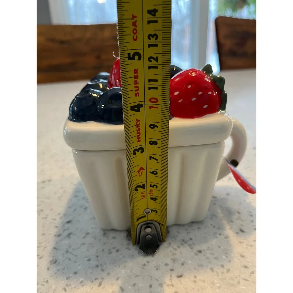 Berry‎ Basket Novelty Mug with Lid Target Bullseyes Playground Spring 2026